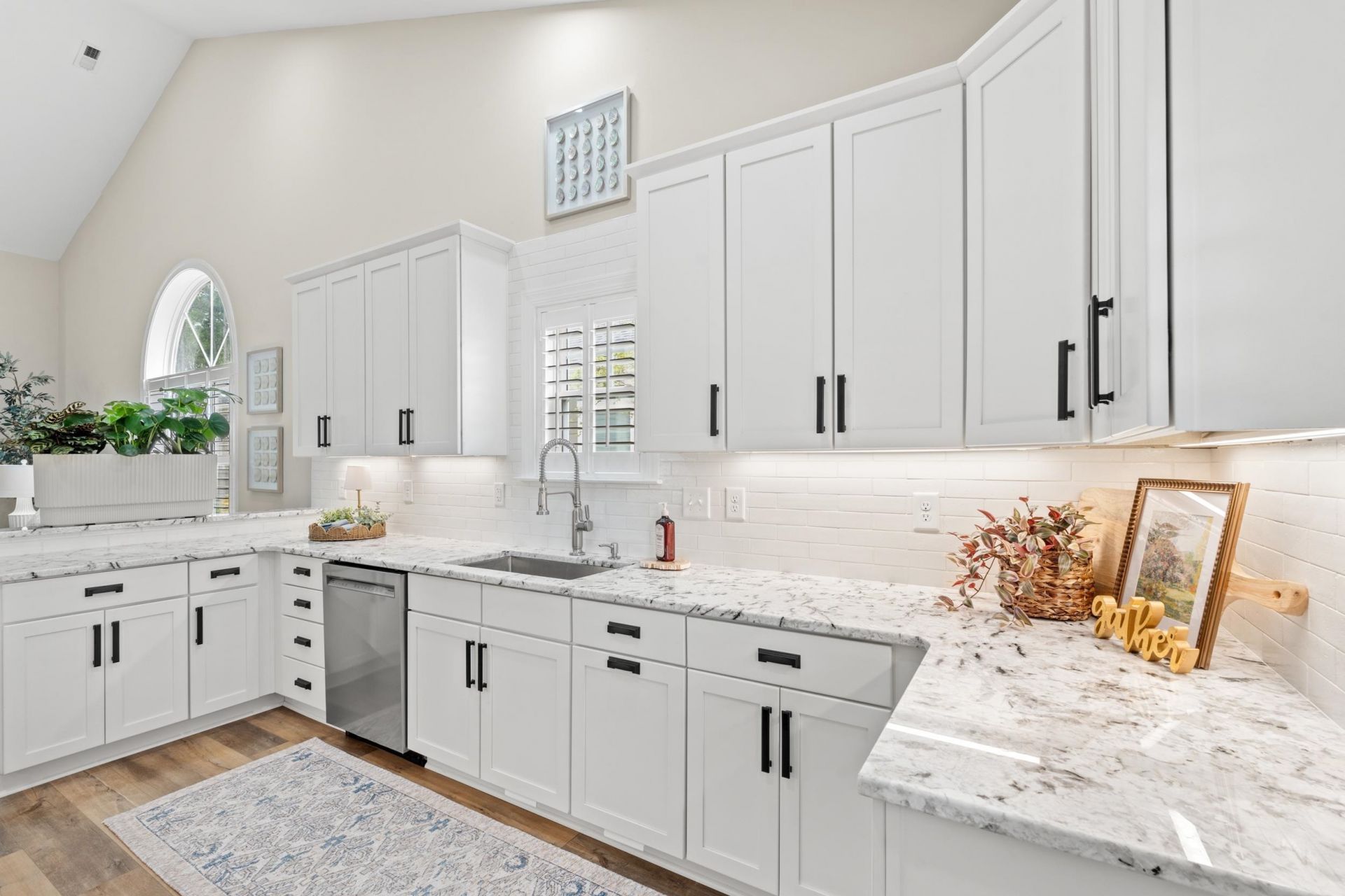 649 Elmwood Circle Photo 7