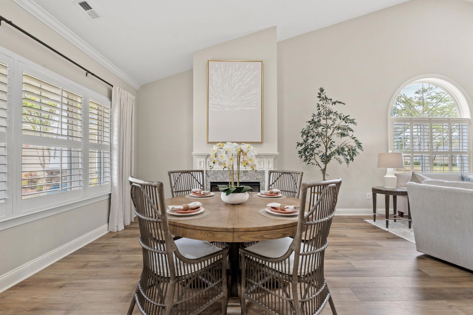 649 Elmwood Circle Photo 8