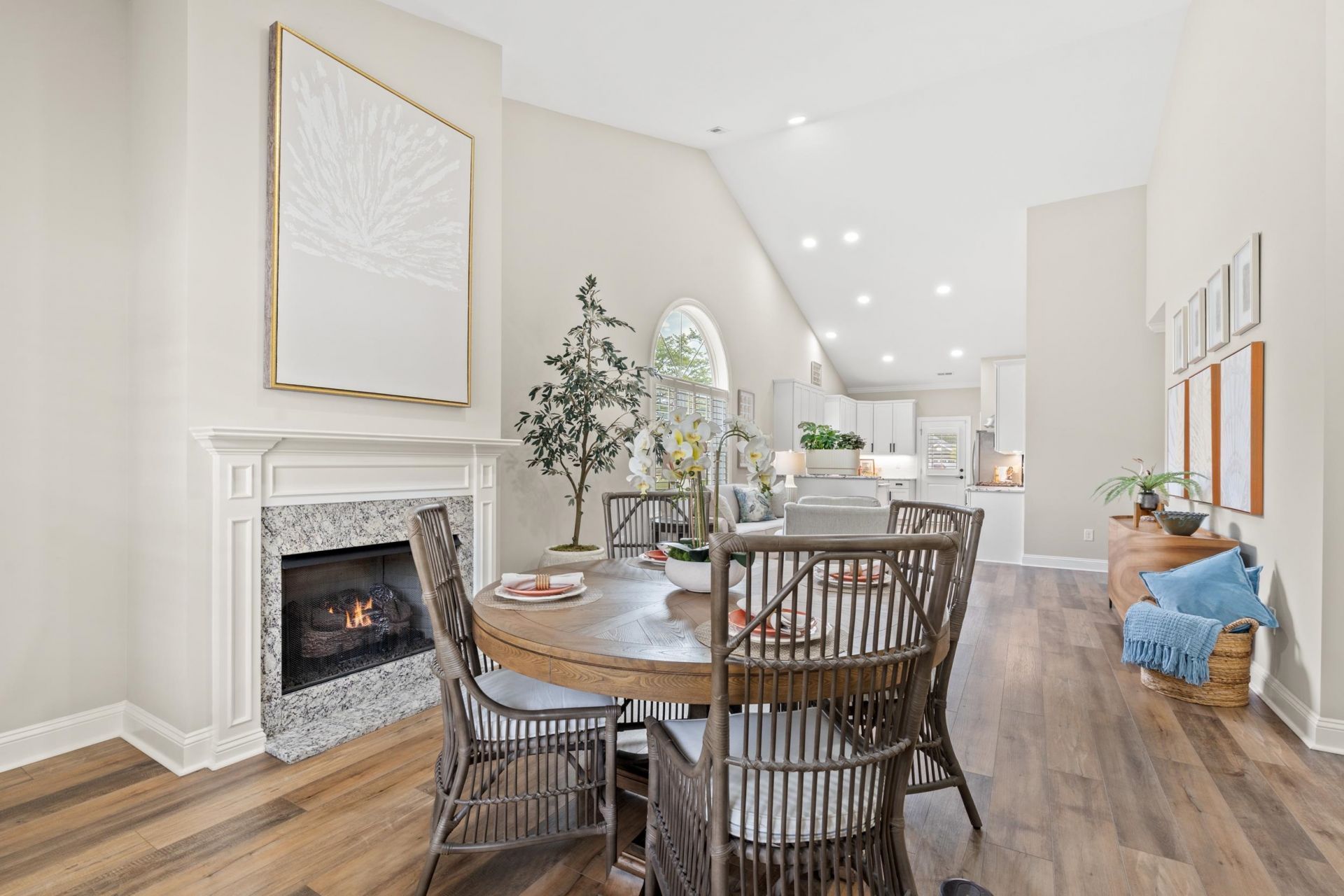 649 Elmwood Circle Photo 9