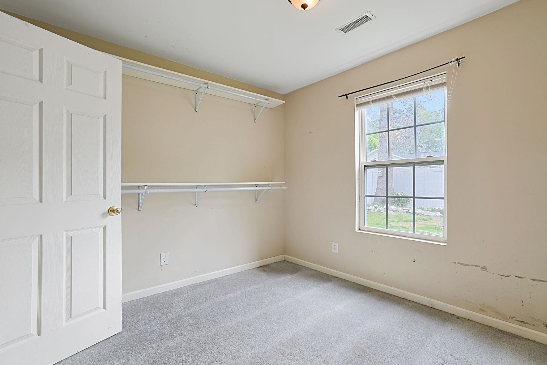 2552 Triumph Dr. Photo 15