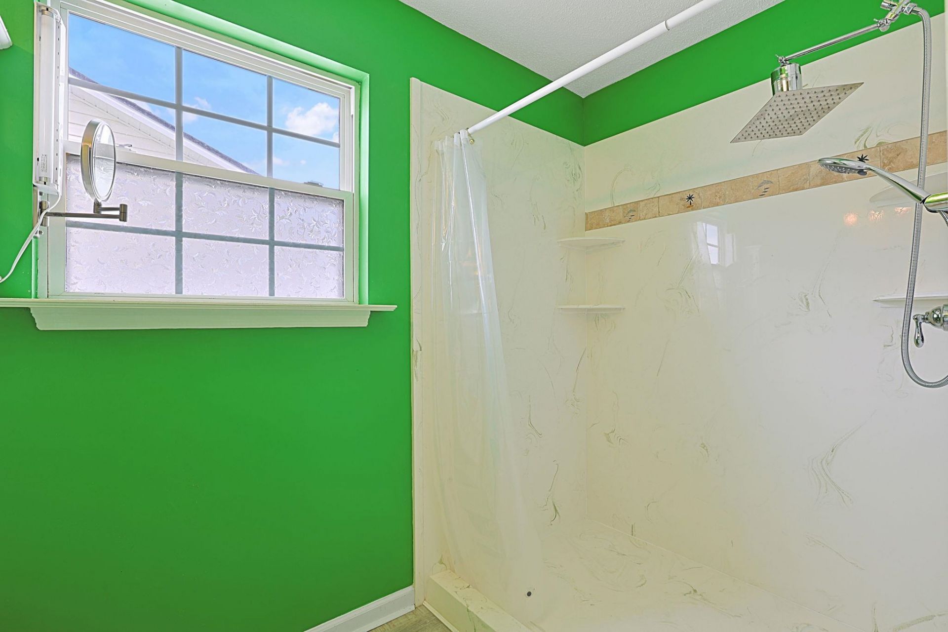 2552 Triumph Dr. Photo 17