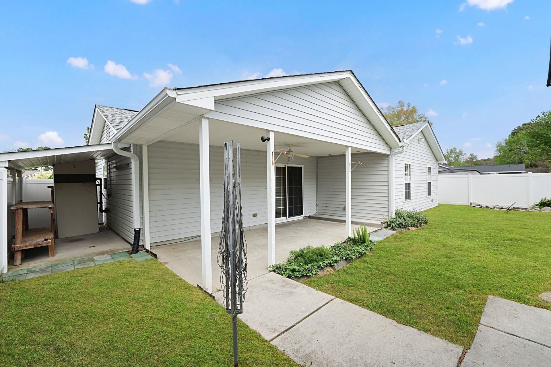 2552 Triumph Dr. Photo 32