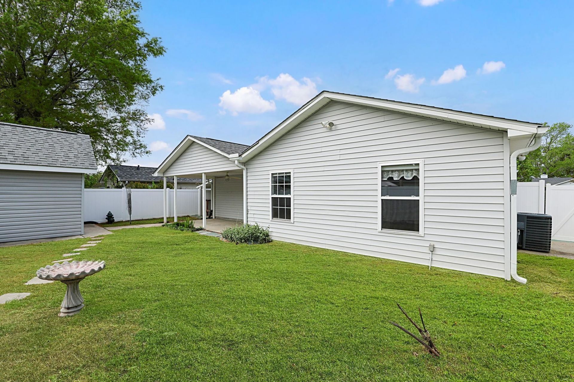 2552 Triumph Dr. Photo 33