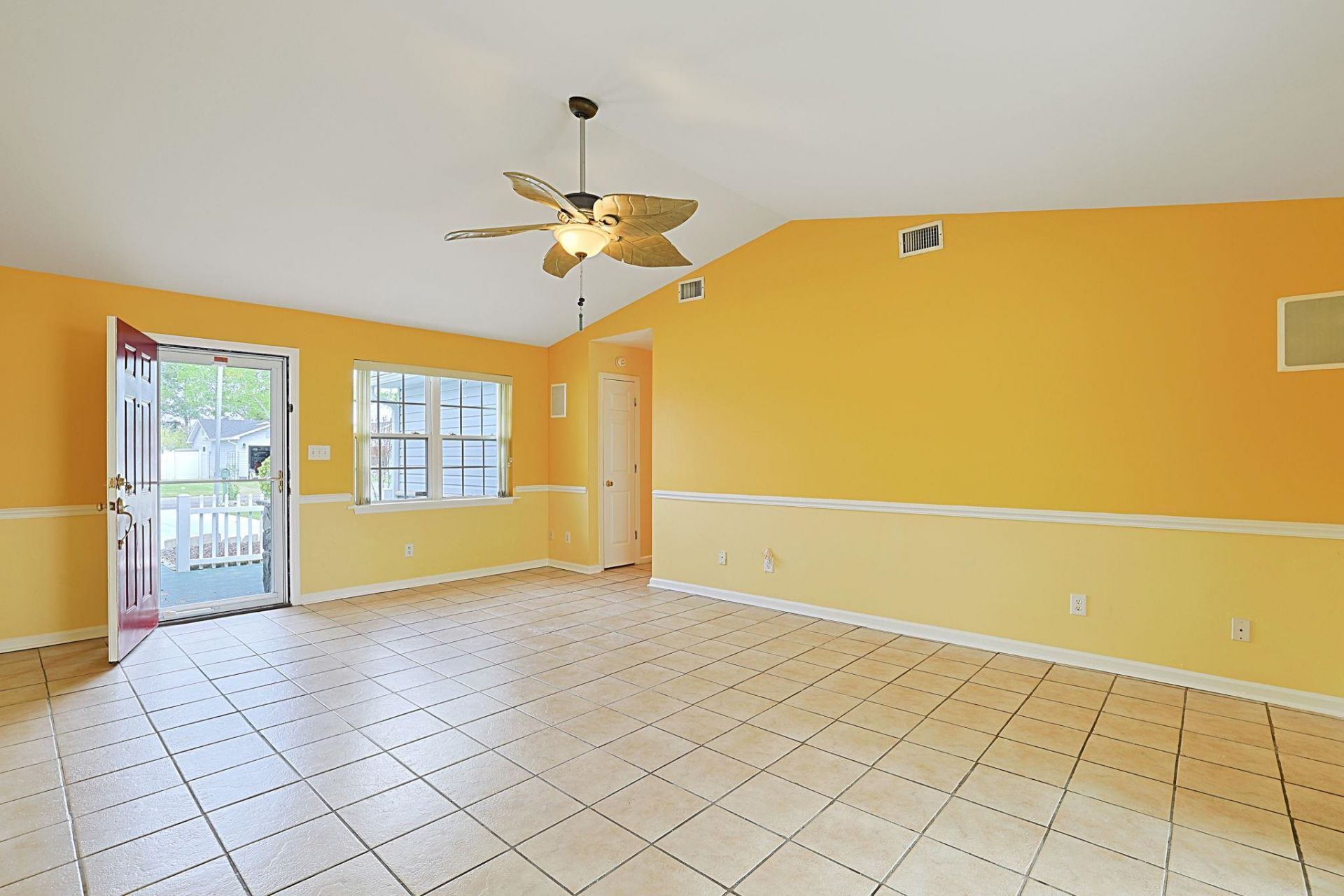 2552 Triumph Dr. Photo 5