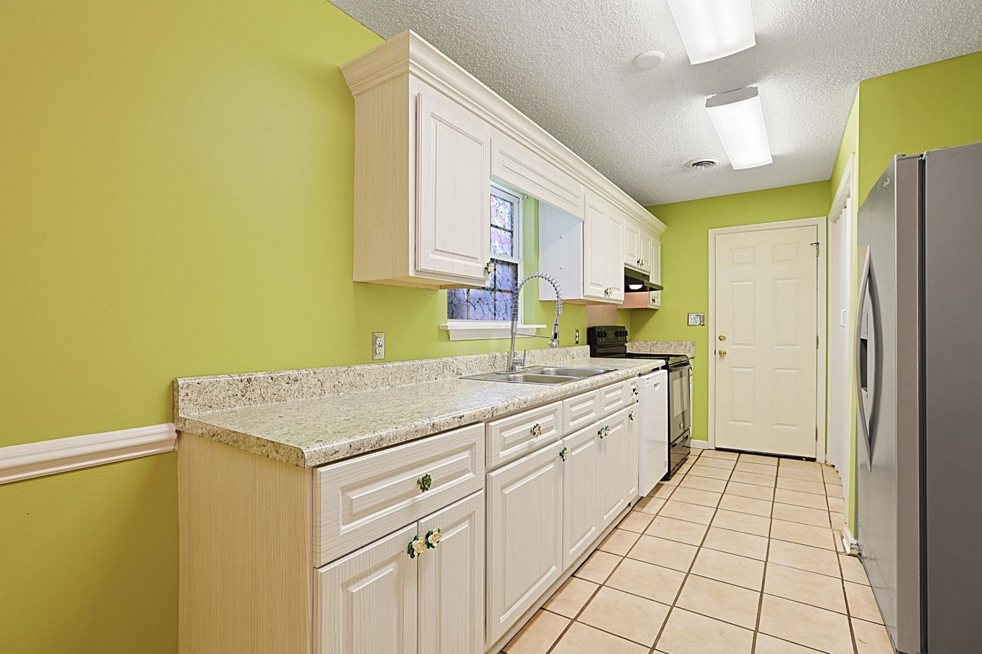 2552 Triumph Dr. Photo 8