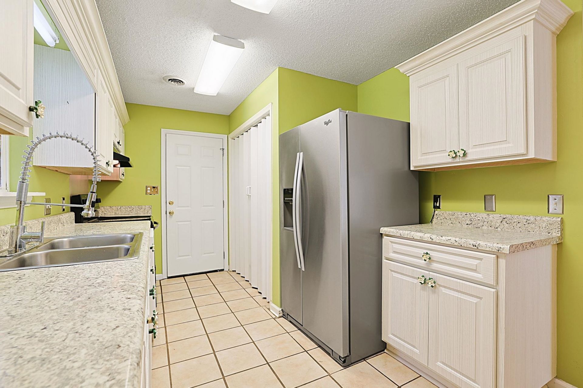 2552 Triumph Dr. Photo 9