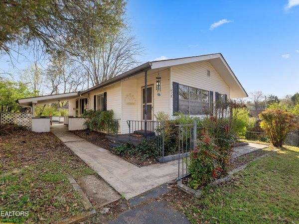 618 Elizabeth St, Maryville, TN 37804