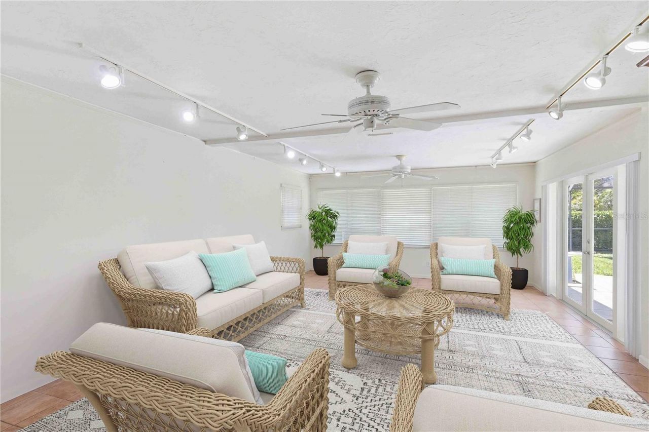 2068 Sunnyside Lane, Sarasota, FL 34239 Photo