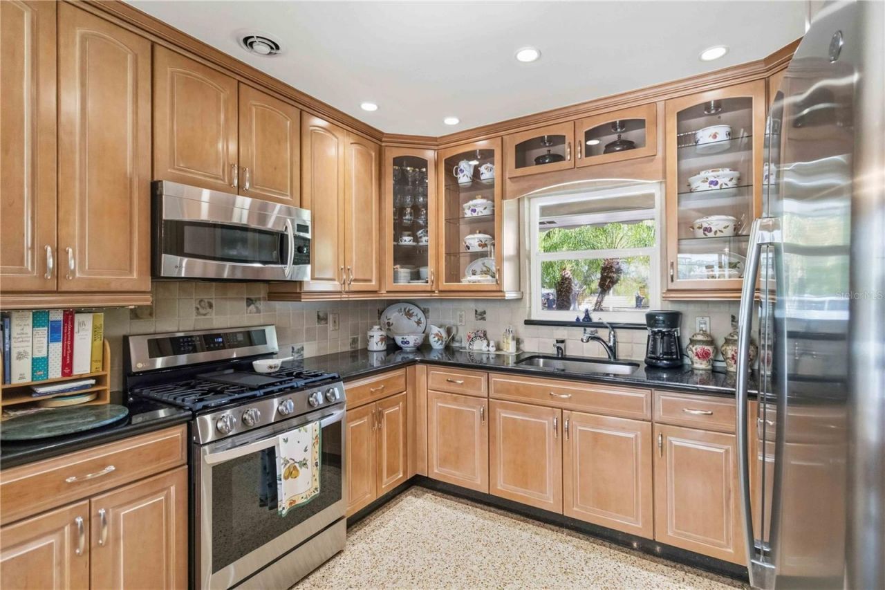 2068 Sunnyside Lane , Sarasota, FL 34239 Photo