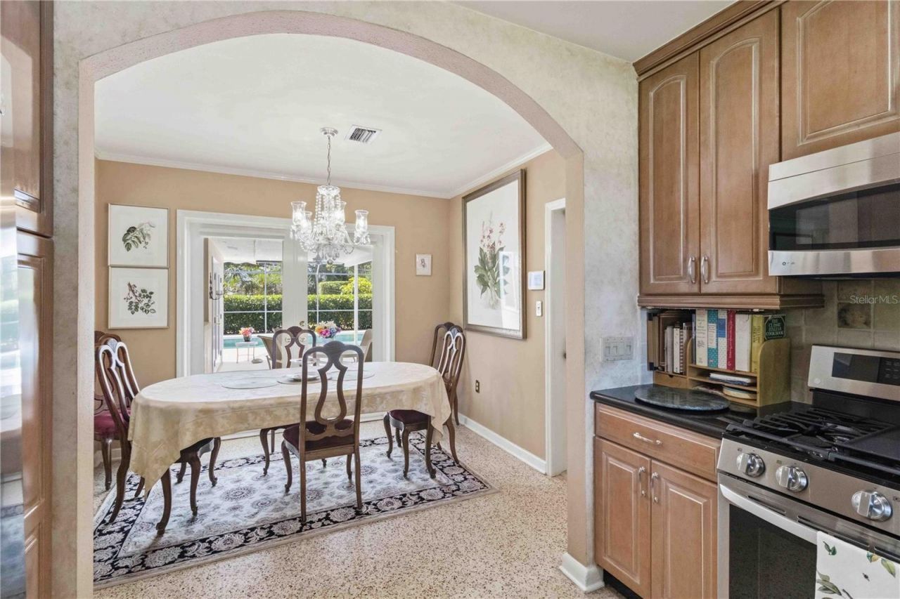 2068 Sunnyside Lane , Sarasota, FL 34239 Photo