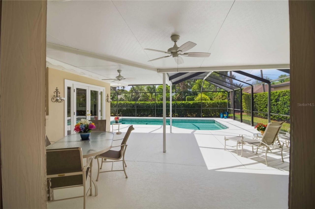 2068 Sunnyside Lane, Sarasota, FL 34239 Photo