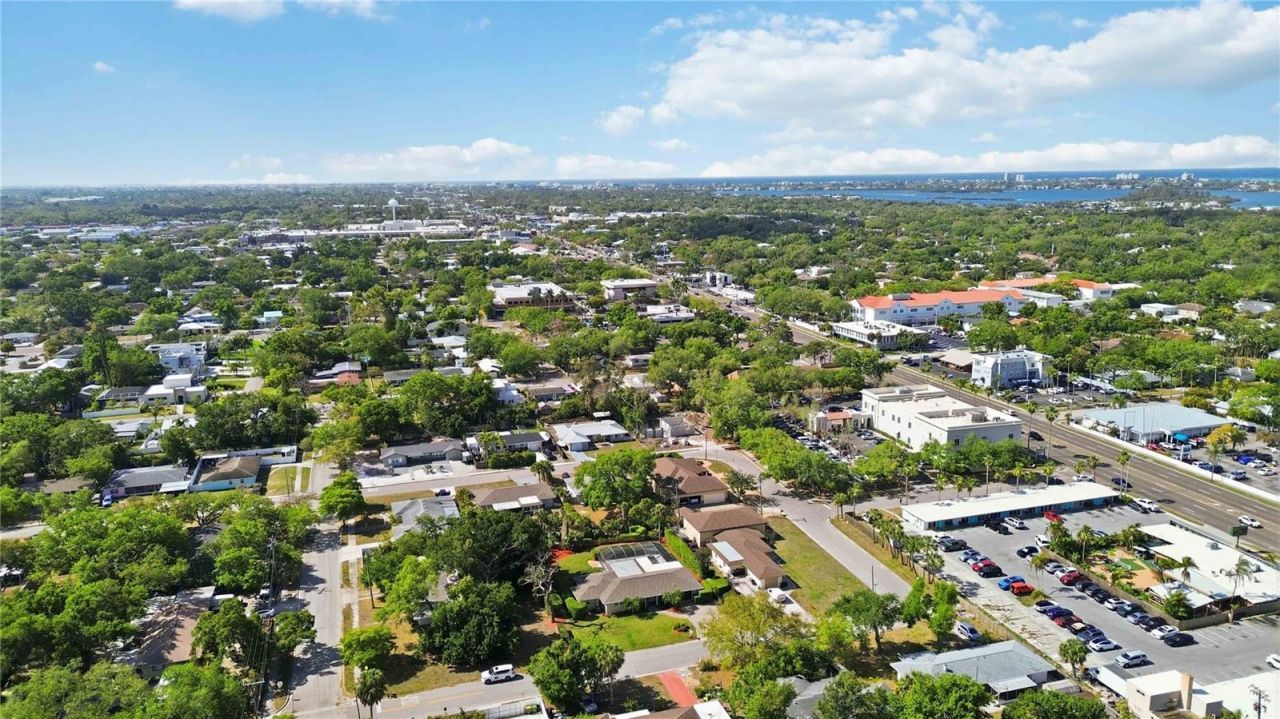 2068 Sunnyside Lane, Sarasota, FL 34239 Photo