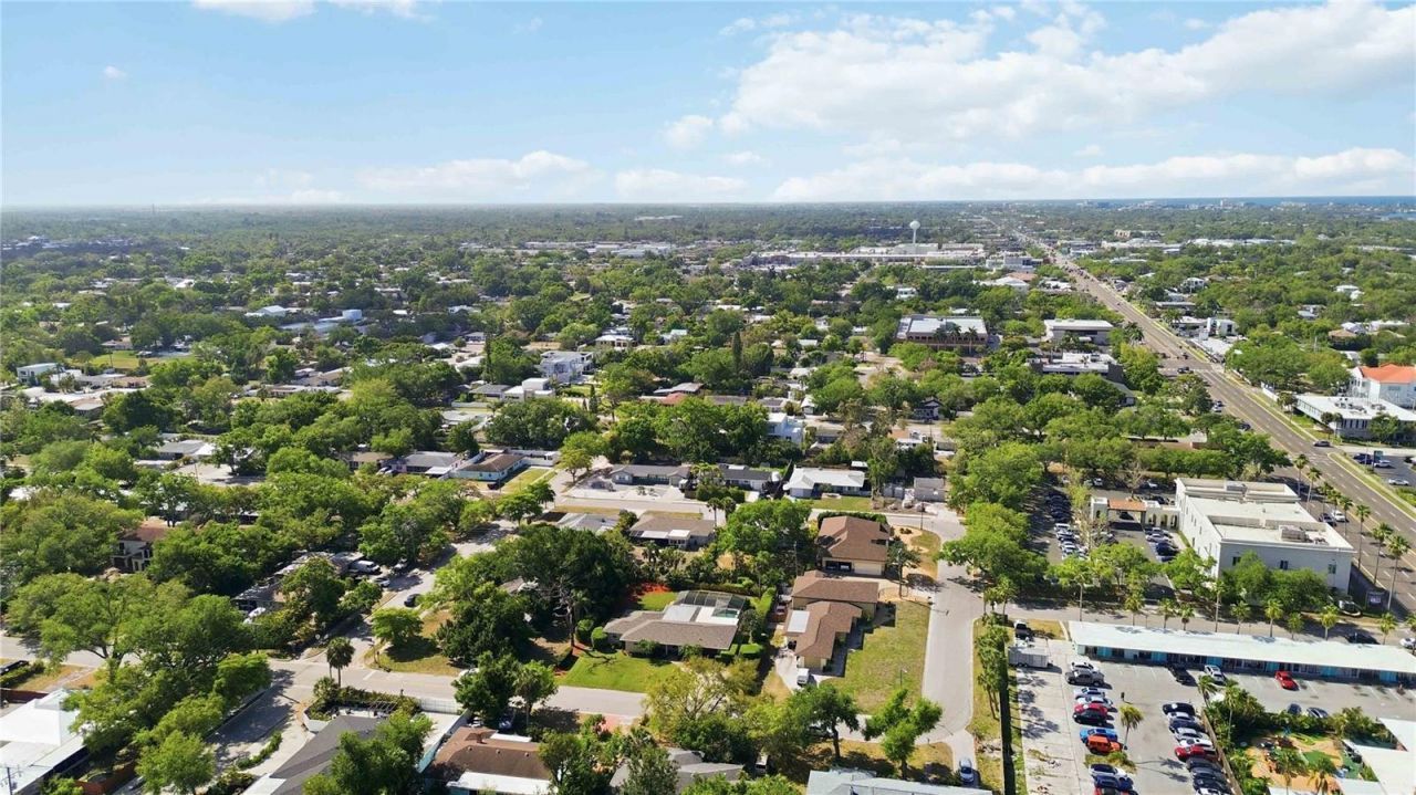 2068 Sunnyside Lane, Sarasota, FL 34239 Photo