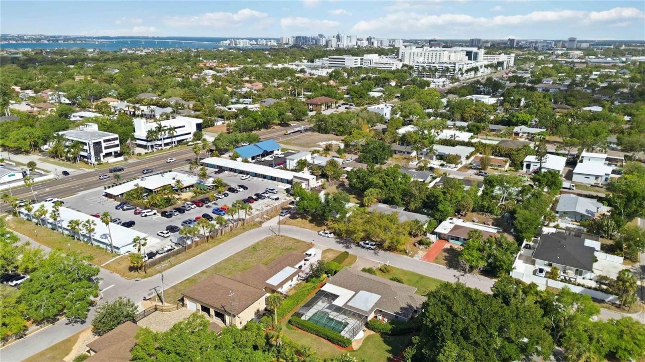 2068 Sunnyside Lane, Sarasota, FL 34239 Photo