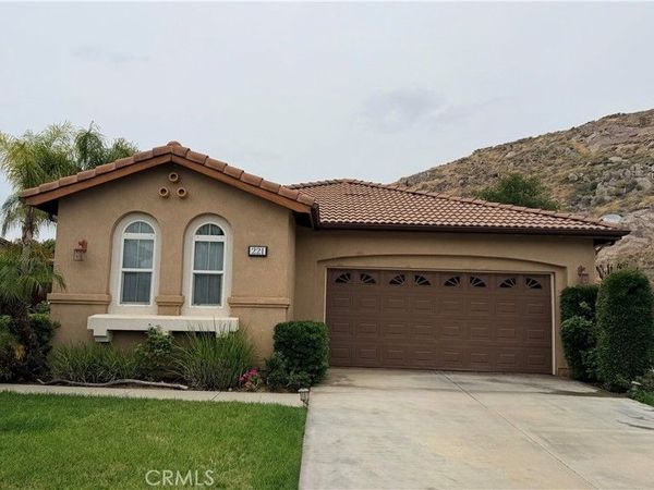 221 Furyk Way, Hemet, CA 92545