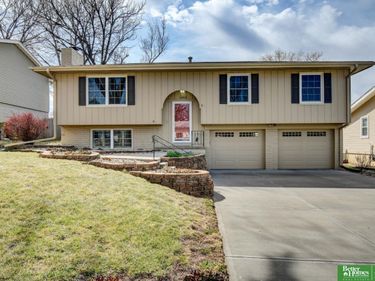 10929 X Street , Omaha, NE 68137