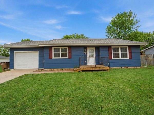 708 11th Avenue NW, Altoona, IA 50009