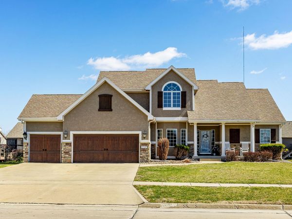 1737 Ashwood Drive SW, Altoona, IA 50009