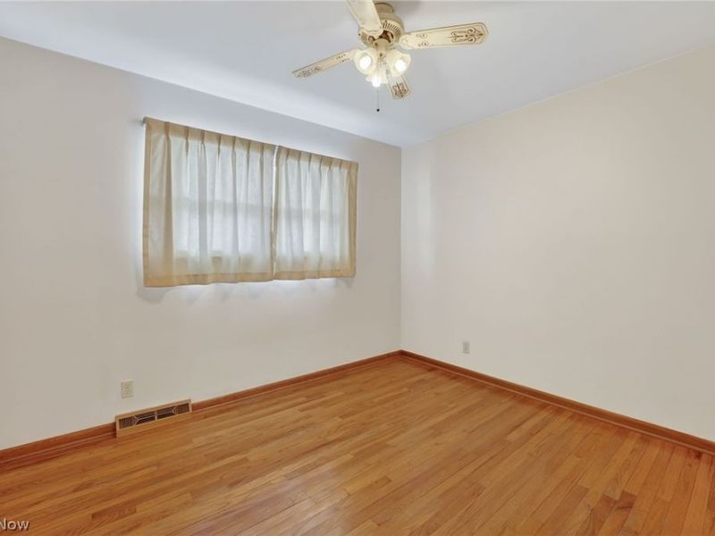 6010 Virginia Avenue , Parma, OH 44130 Photo 15