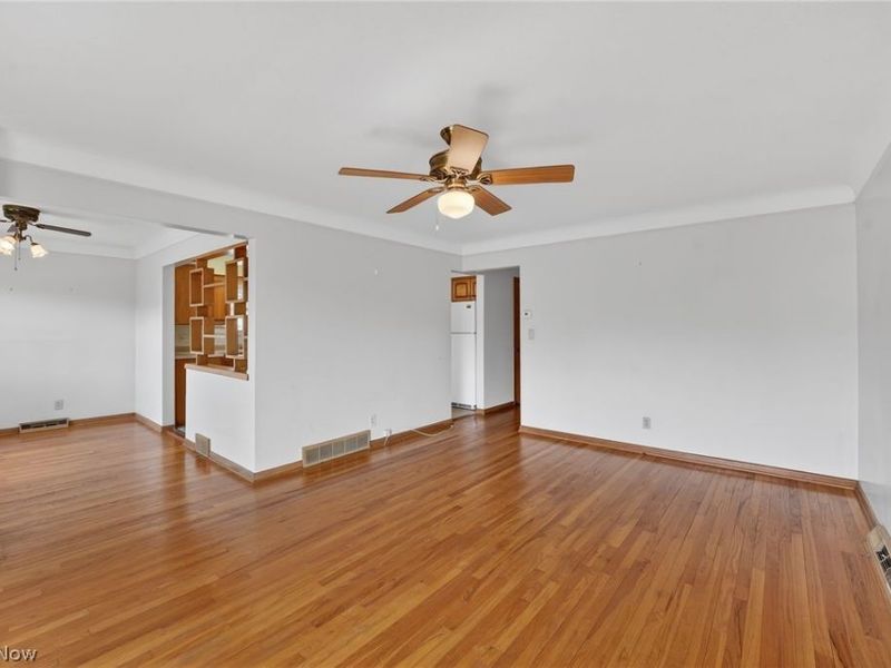 6010 Virginia Avenue , Parma, OH 44130 Photo 2