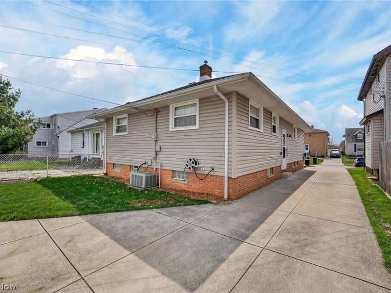 6010 Virginia Avenue , Parma, OH 44130 Photo 26