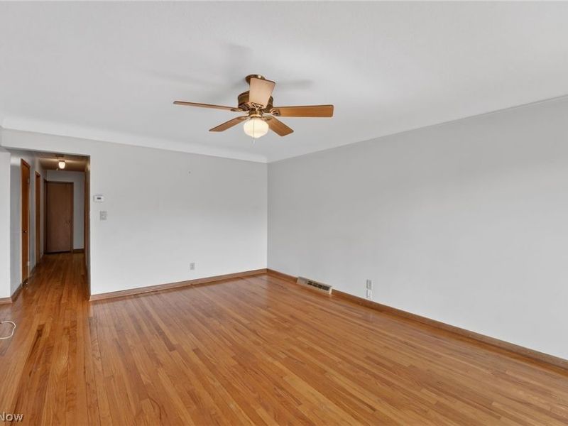 6010 Virginia Avenue , Parma, OH 44130 Photo 3