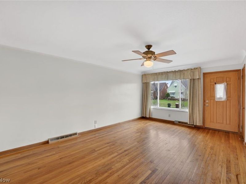 6010 Virginia Avenue , Parma, OH 44130 Photo 5