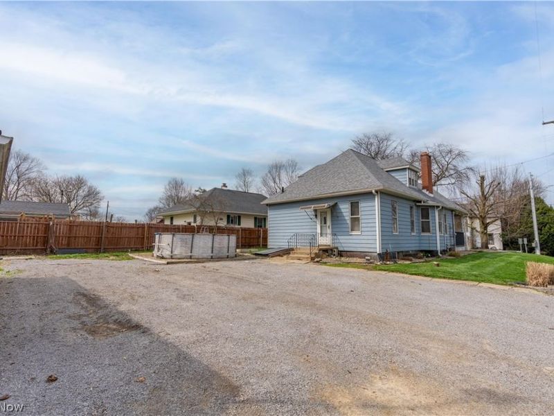 12020 Easton Street NE, Alliance, OH 44601 Photo 4