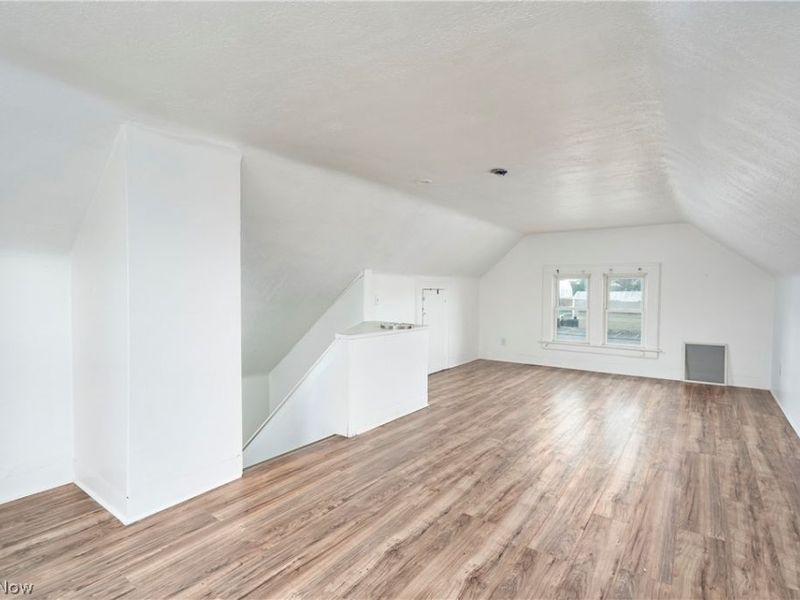 772 Brown Street , Akron, OH 44311 Photo 9