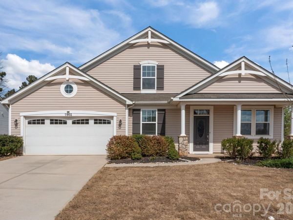 7902 Meridale Forest Drive, Charlotte, NC 28269
