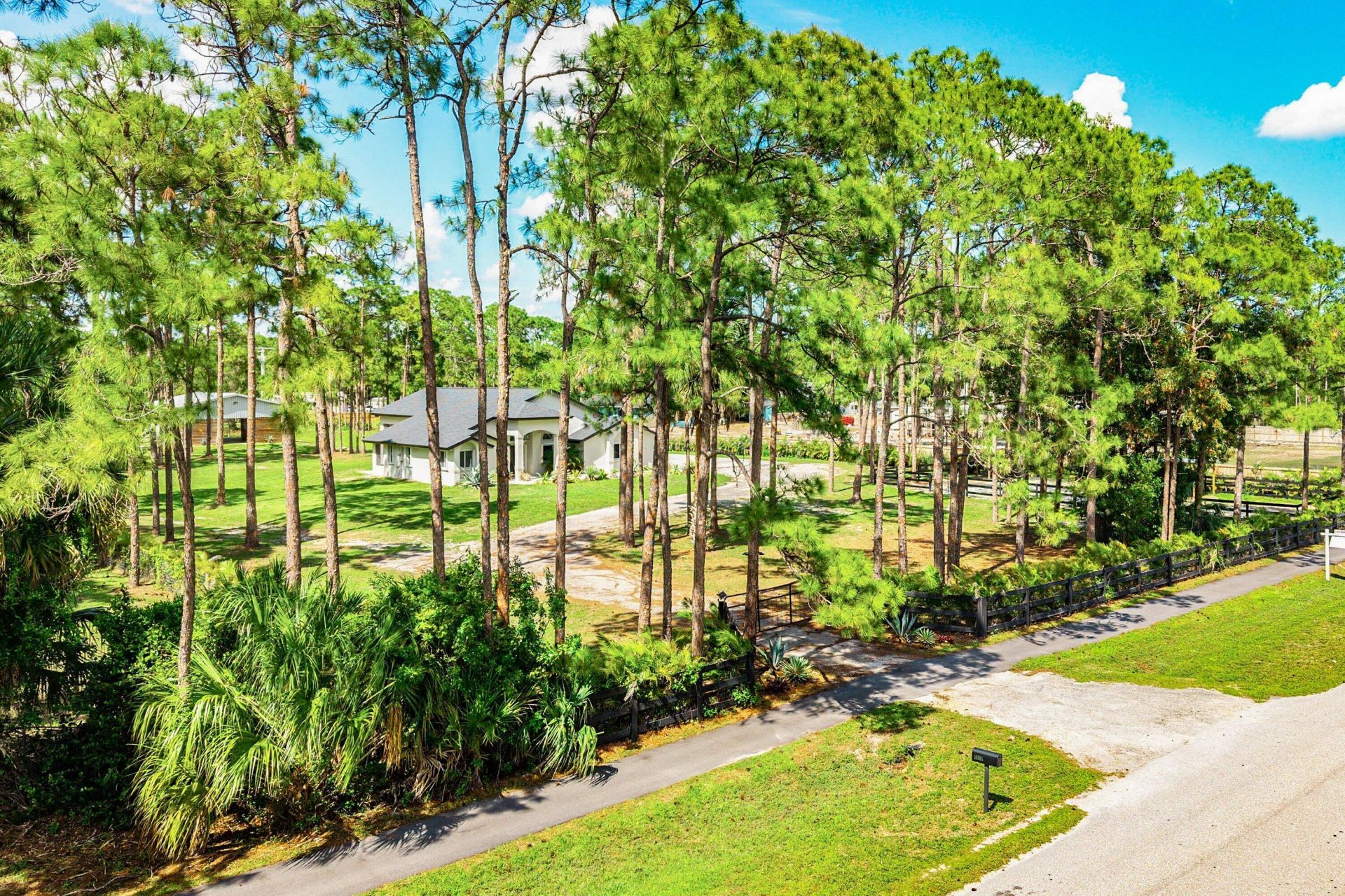 16105 Temple Boulevard, The Acreage, FL 33470 Photo