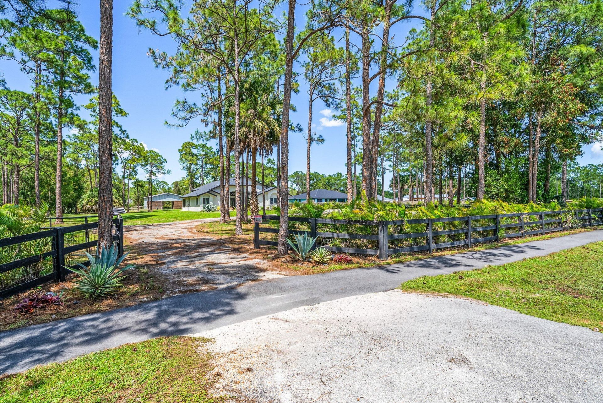 16105 Temple Boulevard, The Acreage, FL 33470 Photo