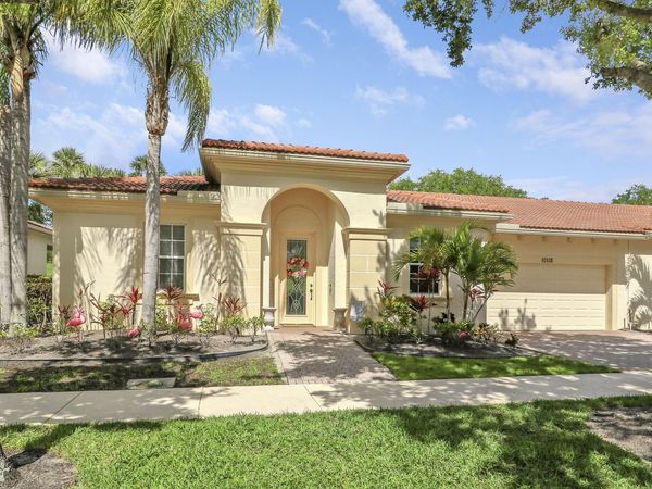 10118 SW Canossa Way, Port St. Lucie, FL 34986