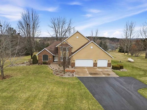 W10058 WOODHAVEN LANE, Hortonville, WI 54944
