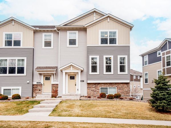 2217 Gateway Hill Road , North Saint Paul, MN 55109