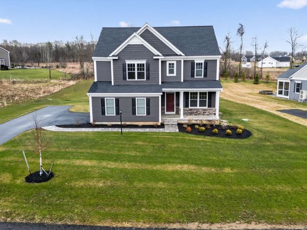 10 Scarlet Street, Clifton Park, NY 12065