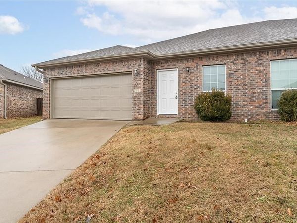317 Copper Oaks Drive , Centerton, AR 72719