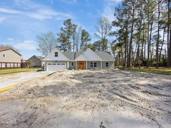 148a Coinjock Canal Road, Coinjock, NC 27923