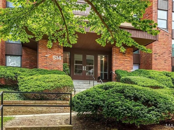 514 Coeur De Royale Drive , Unit 404, Creve Coeur, MO 63141