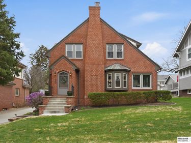 5165 Jackson Street, Omaha, NE 68106