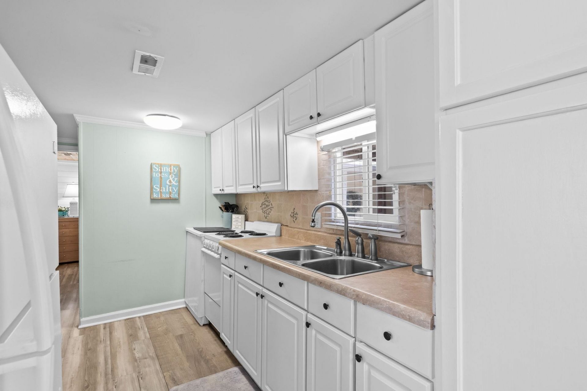 6001-5005 S Kings Hwy.  Photo 15