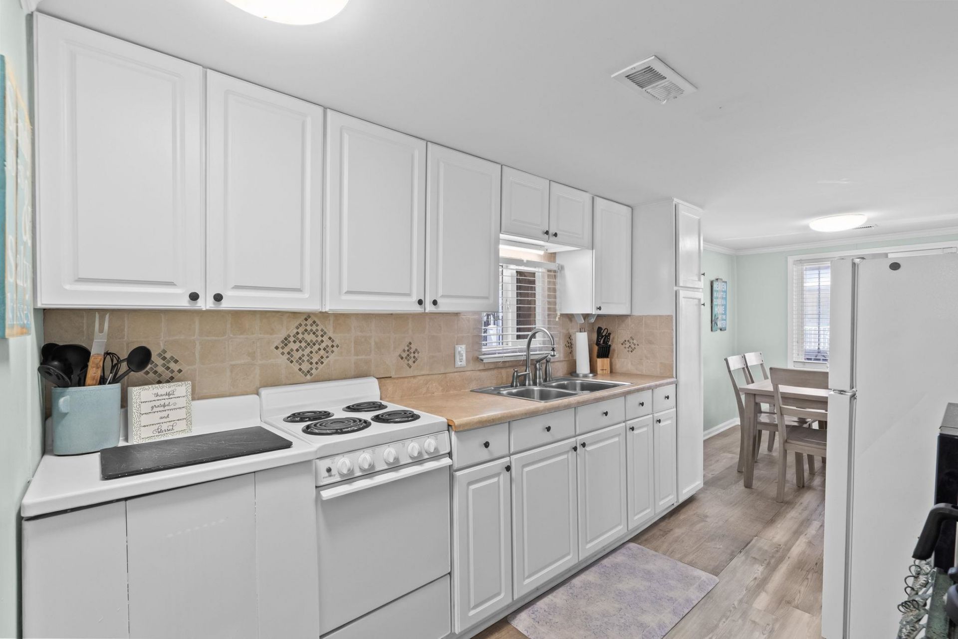 6001-5005 S Kings Hwy.  Photo 16