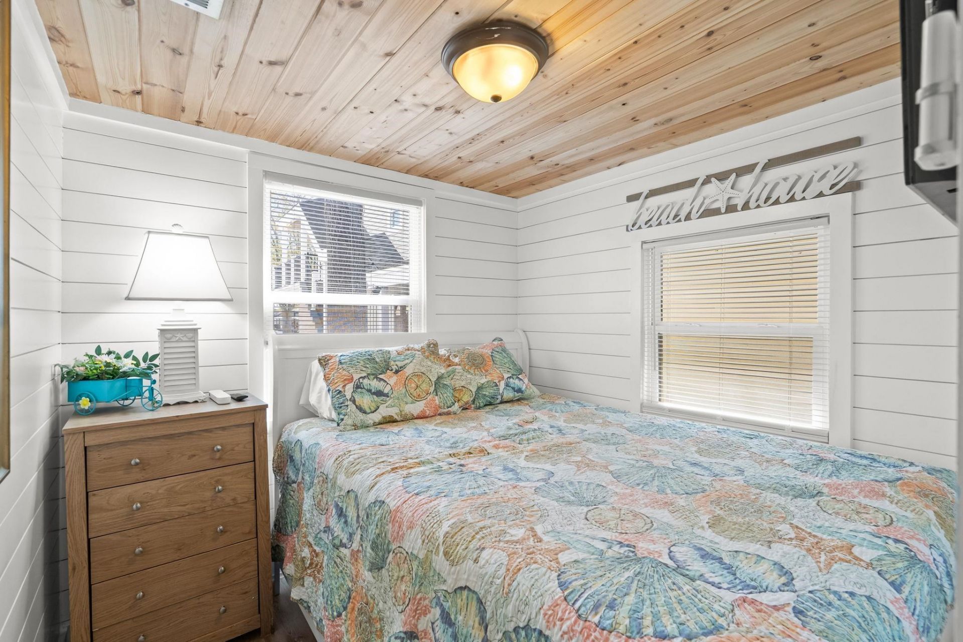 6001-5005 S Kings Hwy.  Photo 24