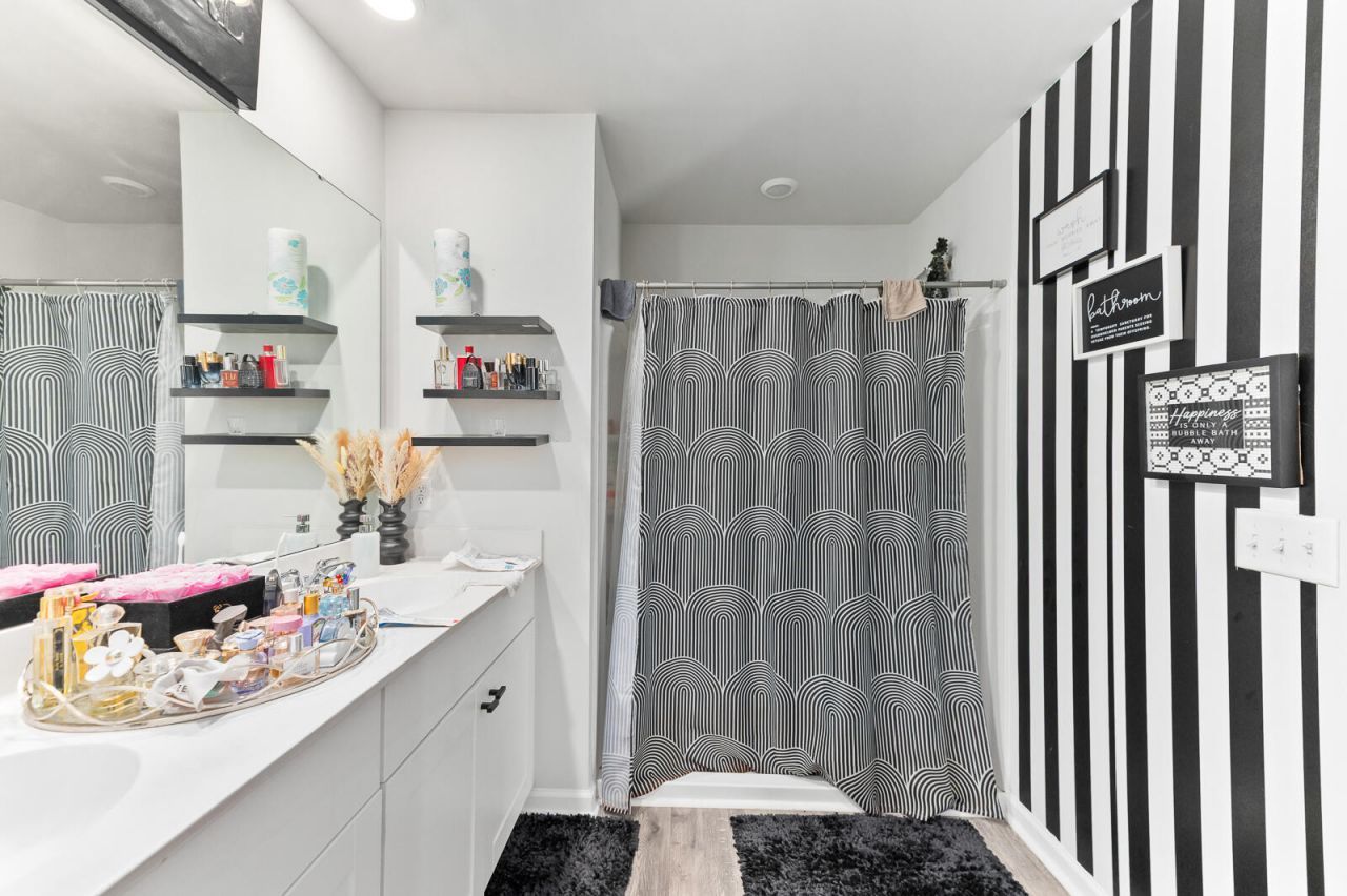 8748 Silver Perch Lane Photo 16