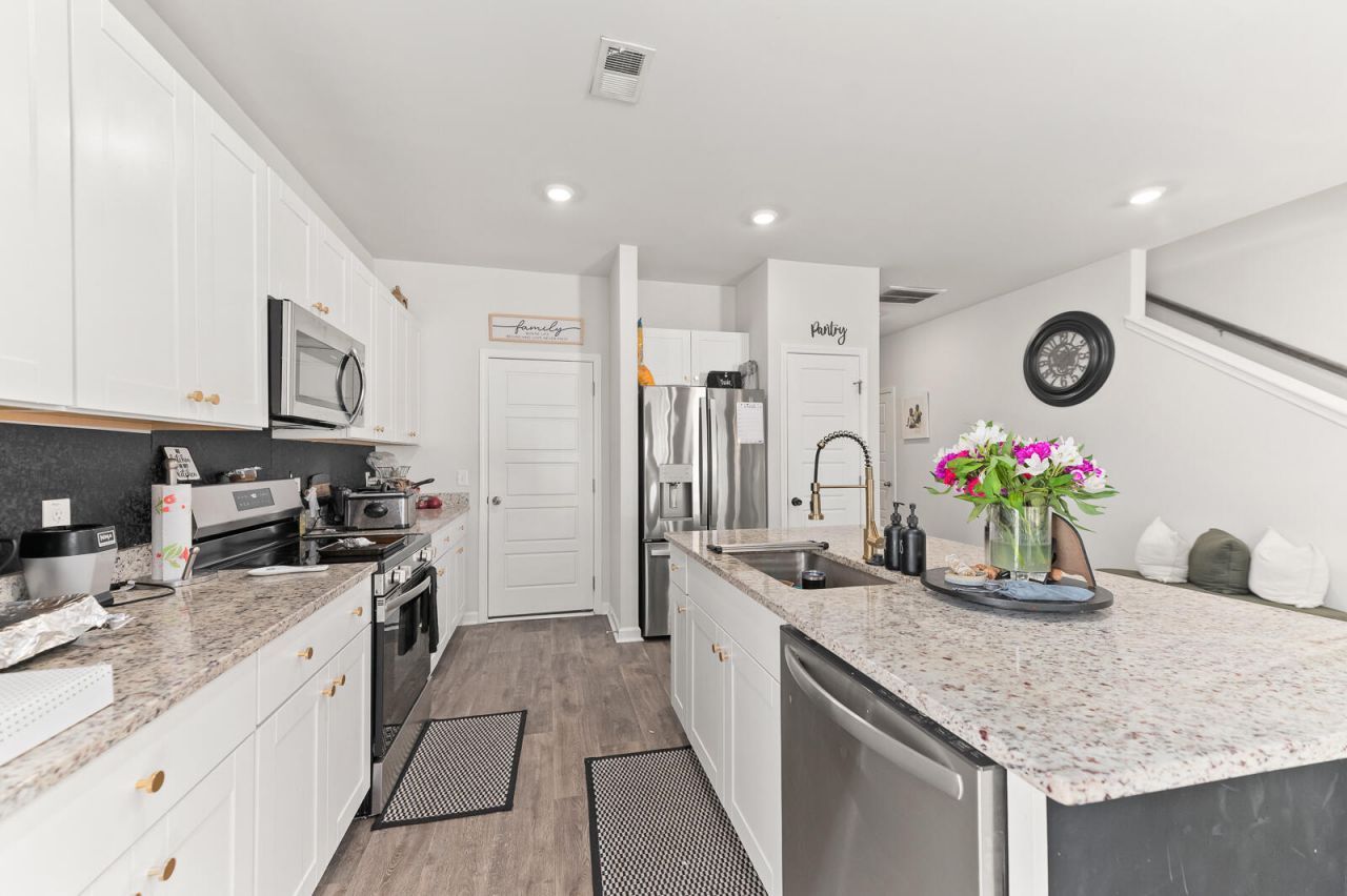 8748 Silver Perch Lane Photo 8