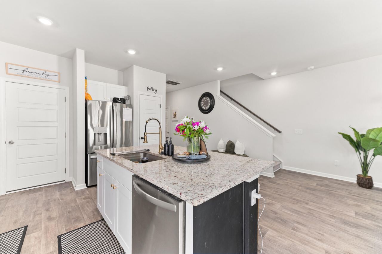 8748 Silver Perch Lane Photo 9