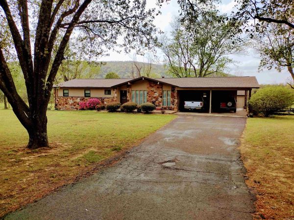 403 South Bayou DR, Mountain View, AR 72560