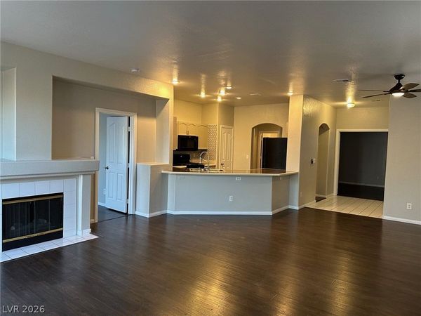 1190 Stormy Valley Road , Las Vegas, NV 89123