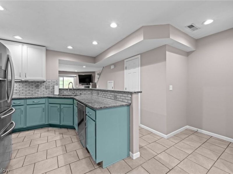 6755 Quarrystone Lane , Middleburg Heights, OH 44130 Photo 10