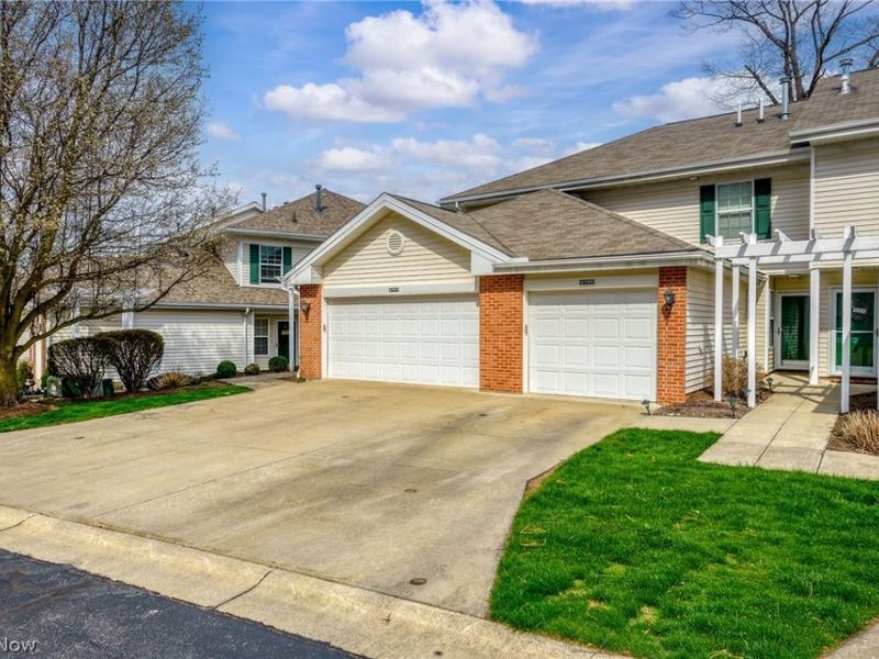 6755 Quarrystone Lane , Middleburg Heights, OH 44130 Photo 3